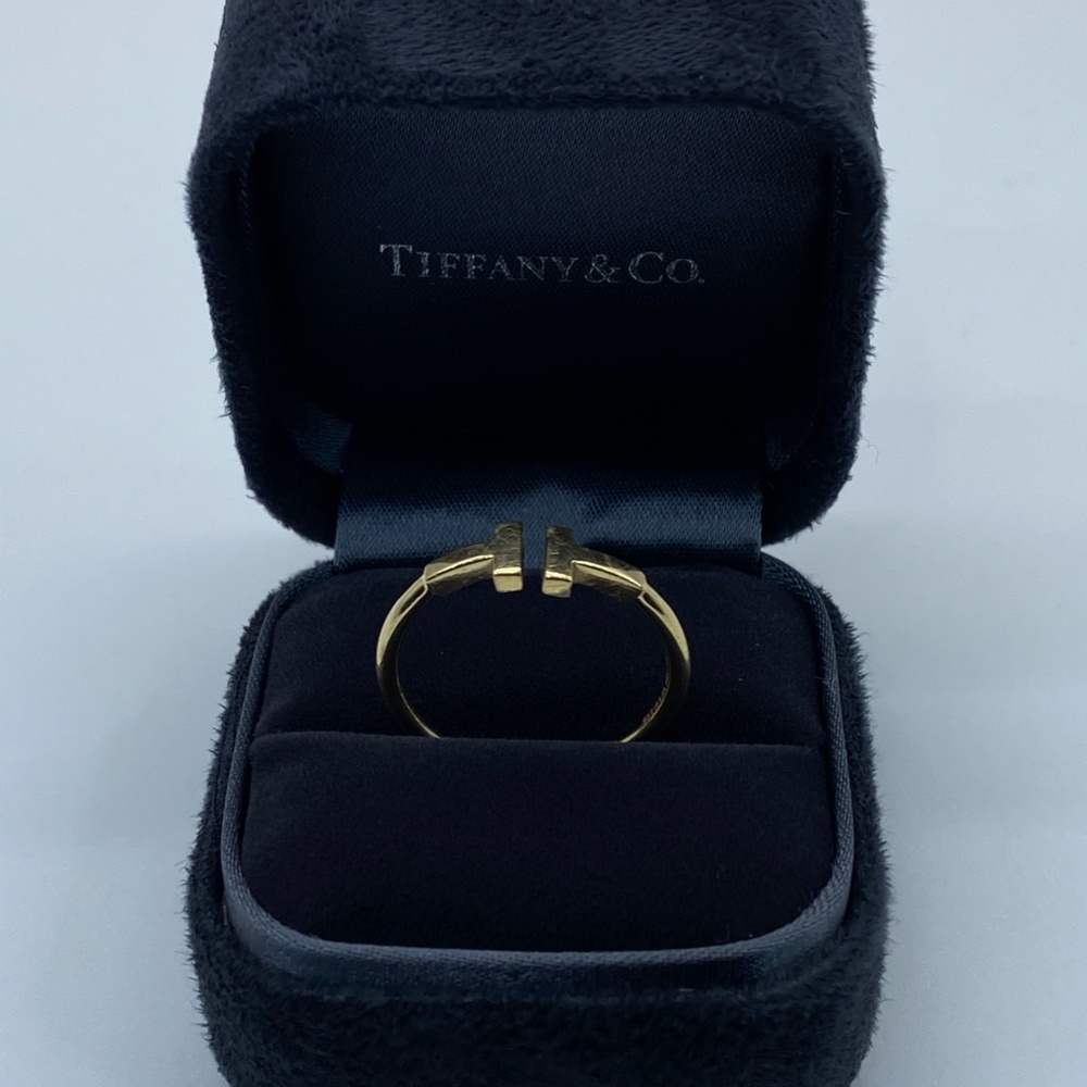 Tiffany T Wire Ring in 18k Gold - Picture 8 of 12
